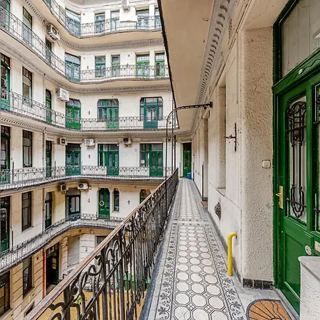 Golden Haven - Inspired By Klimt Apartment Budapest