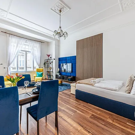 Golden Haven - Inspired By Klimt Apartment